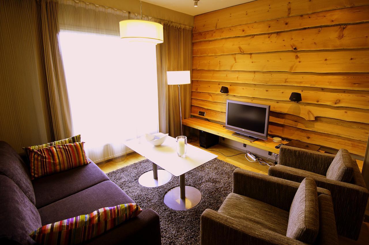 Levi Suites Levin Klubi Bilik gambar